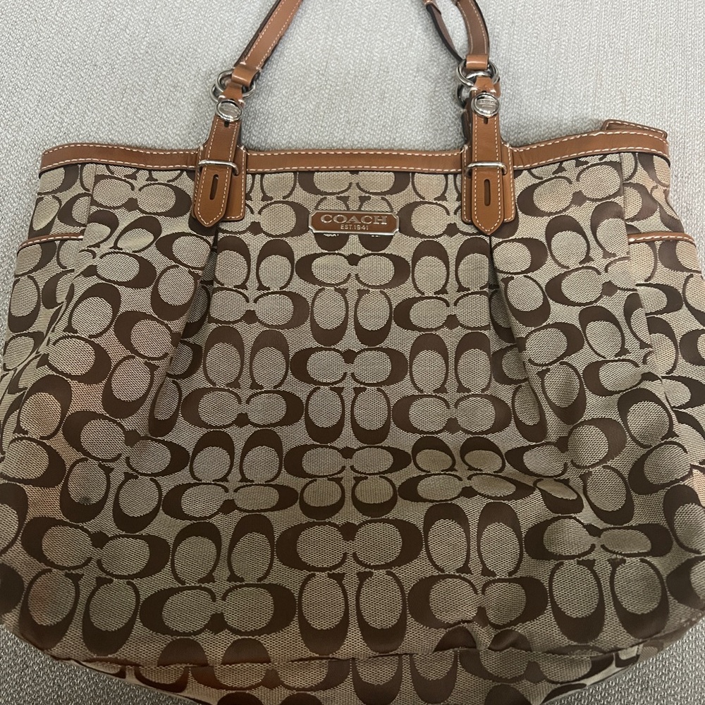 Vintage Coach Purse. Classy look